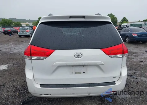 2012 Toyota Sienna Le V6 7 Passenger Auto Access Seat/Le V6 8 Passenger из США, поврежденный, VIN 5TDKK3DC4CS177287